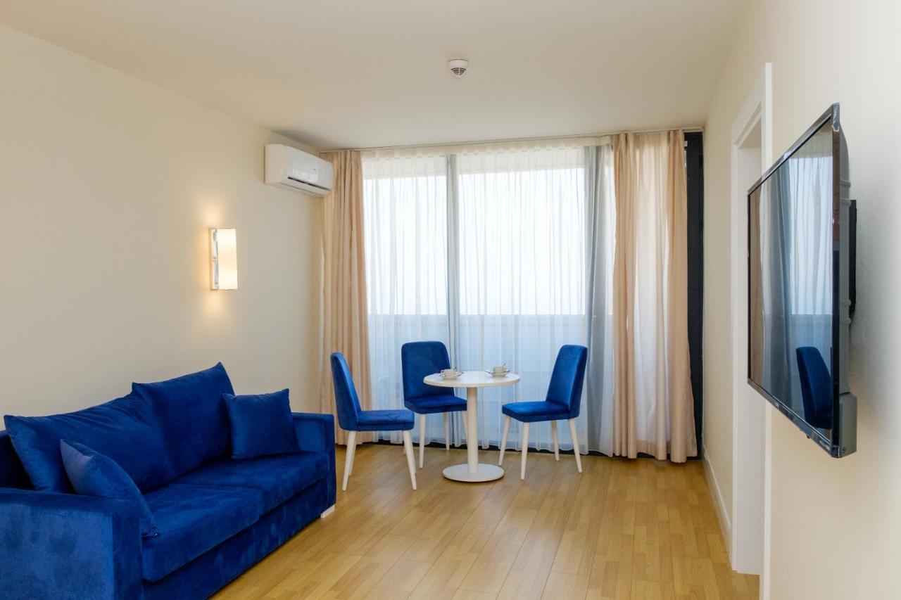 Manco Apartments バトゥーミ エクステリア 写真