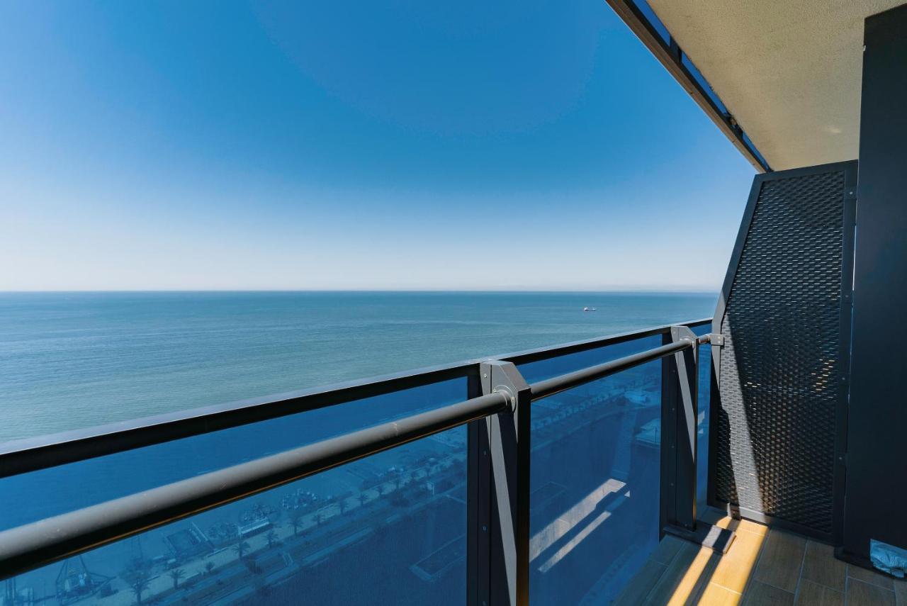 Manco Apartments バトゥーミ エクステリア 写真