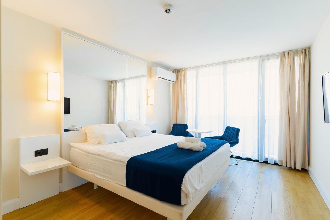 Manco Apartments バトゥーミ エクステリア 写真